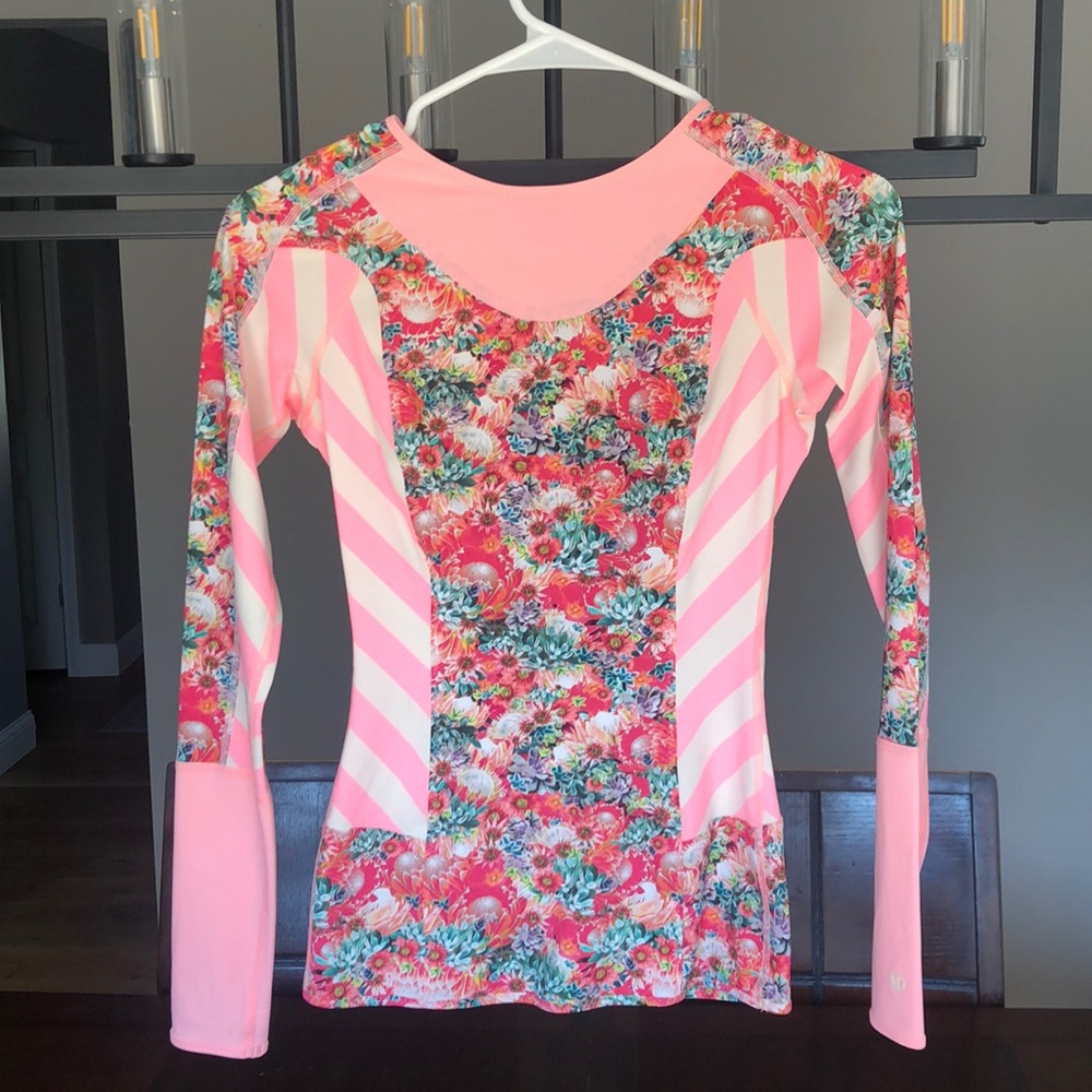 Lulu lemon rashgaurd